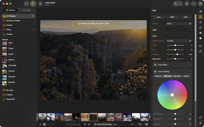 Color Grading: warm highlights and cool shadows