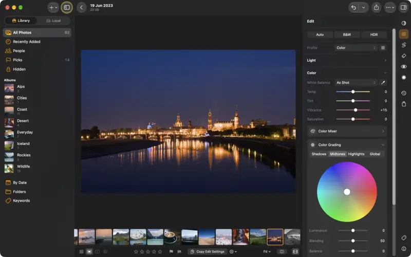 Color Grading: teal shadows and orange highlights