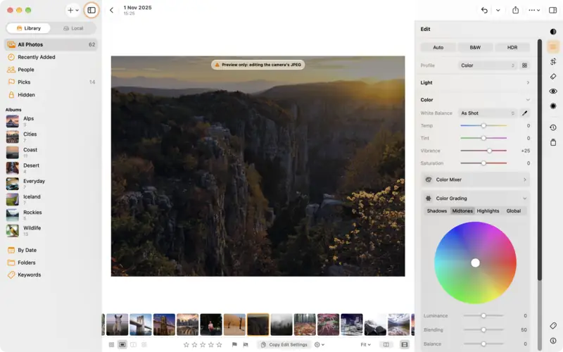 Color Grading: warm highlights and cool shadows